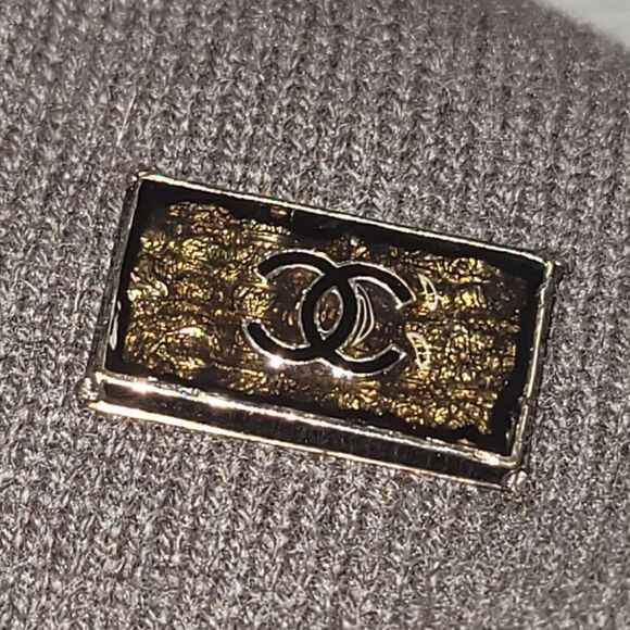 CHANEL CASHMERE MULTICOLOR UNISEX Scarf IN EUC WITH COA - Picture 10 of 15